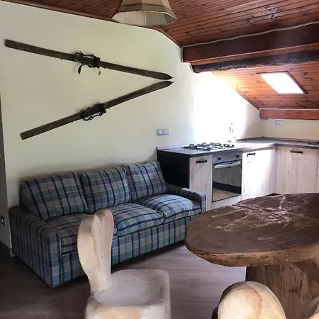 Apartment La Mansarda Di La Vite